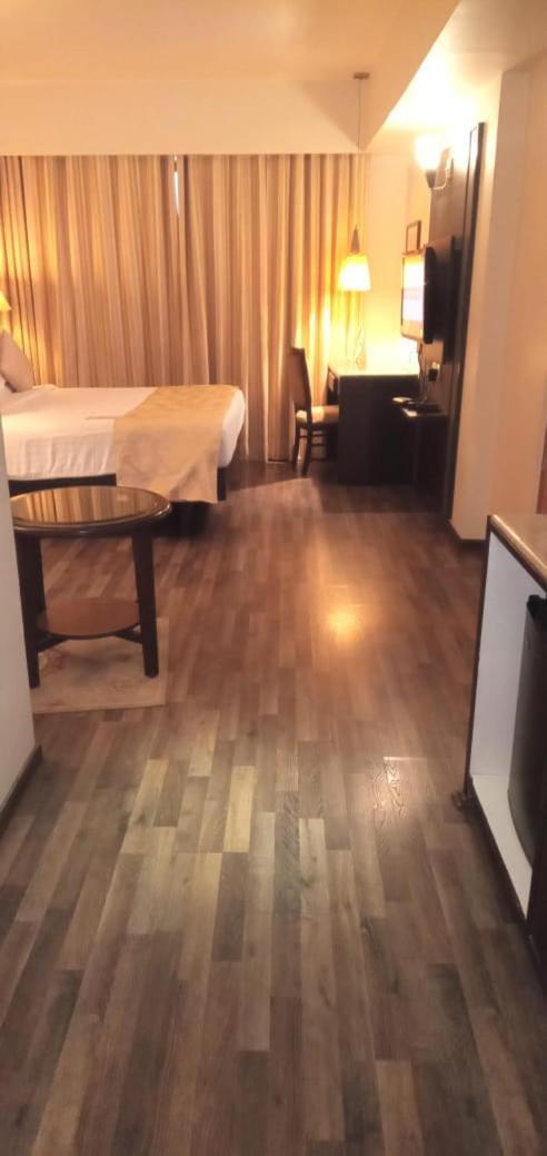 The President-A Boutique Hotel Ахмедабад Екстериор снимка
