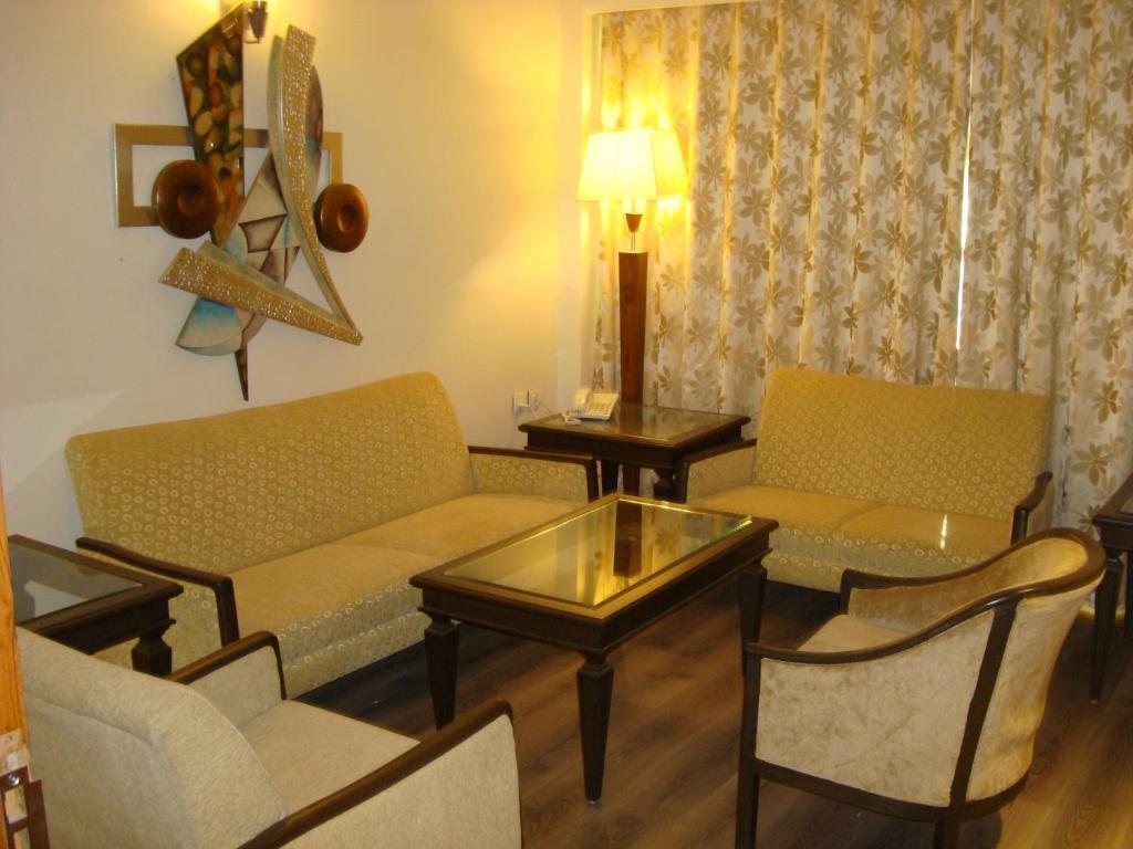 The President-A Boutique Hotel Ахмедабад Екстериор снимка