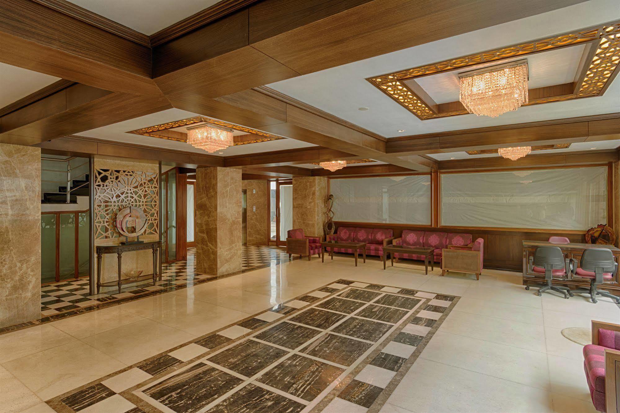The President-A Boutique Hotel Ахмедабад Екстериор снимка