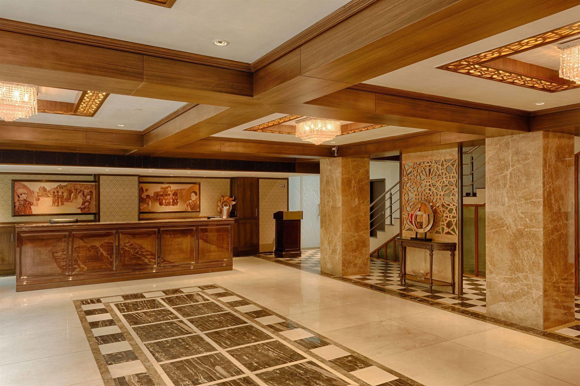 The President-A Boutique Hotel Ахмедабад Екстериор снимка