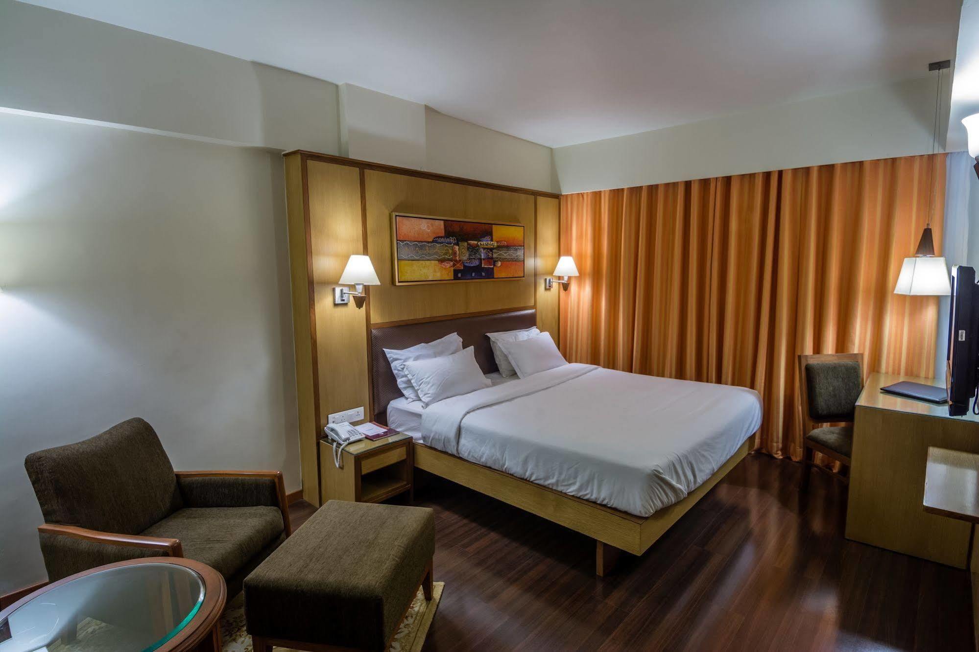 The President-A Boutique Hotel Ахмедабад Екстериор снимка