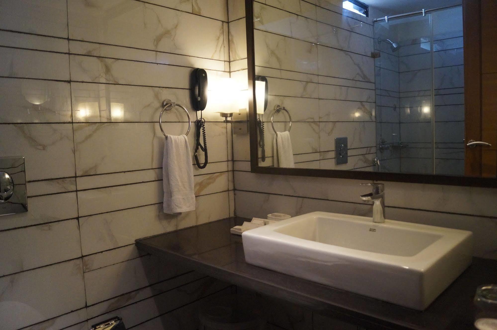 The President-A Boutique Hotel Ахмедабад Екстериор снимка
